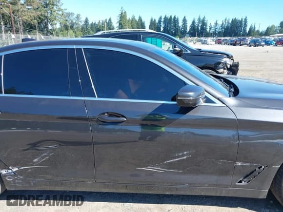 ✅ 2021 BMW 5 Series 530i • VIN: WBA53BH01MCF26218 • Lot: 42927073. Listed on IAAI with 38,048 mi. Free auction sales archive from the USA and detailed vehicle history report at DreamBid. Image 13.