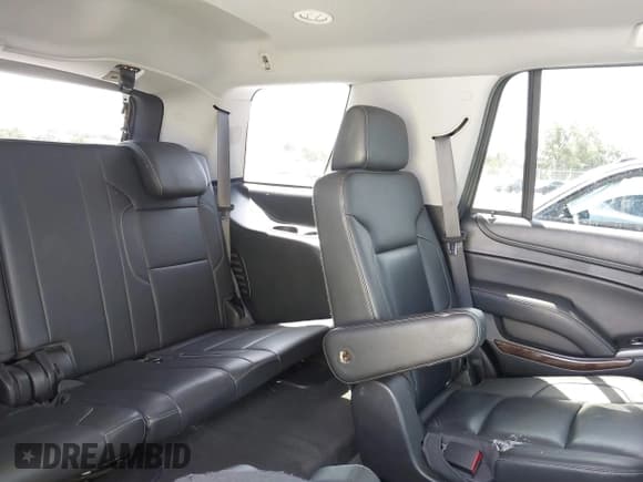 ✅ 2018 Chevrolet Tahoe LT • VIN: 1GNSCBKC7JR259902 • Lot: 42257912. Listed on IAAI with 113,106 mi. Free auction sales archive from the USA and detailed vehicle history report at DreamBid. Image 8.