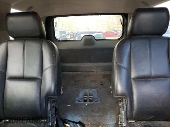 ✅ 2013 Chevrolet Tahoe LT • VIN: 1GNSKBE07DR154169 • Lot: 92281355. Wystawiony na Copart z przebiegiem 227 328 mil. Bezpłatny archiwum sprzedaży aukcyjnych z USA i szczegółowy raport historii pojazdu na DreamBid. Zdjęcie 10.