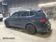 ✅ 2018 Volkswagen Tiguan S • VIN: 3VV1B7AXXJM092916 • Лот: 90348745. Опубликован ранее на Copart с пробегом 81 678 миль. Бесплатный доступ к архиву аукционных продаж из США и подробный отчёт об истории автомобиля на DreamBid. Изображение 2.