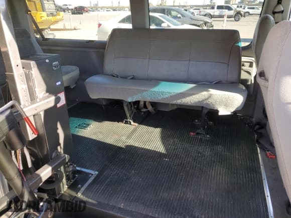 ✅ 2002 Ford Econoline Passenger XL • VIN: 1FMRE11LX2HB04681 • Lot: 60885454. Listed on Copart with 114,665 mi. Free auction sales archive from the USA and detailed vehicle history report at DreamBid. Image 11.