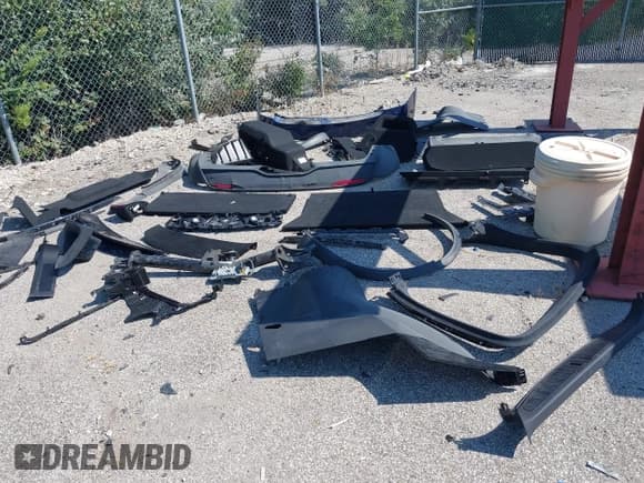 ✅ 2023 Tesla Model X • VIN: 7SAXCDE56PF385127 • Lot: 43183094. Wystawiony na IAAI z przebiegiem 71 391 mil. Bezpłatny archiwum sprzedaży aukcyjnych z USA i szczegółowy raport historii pojazdu na DreamBid. Zdjęcie 12.