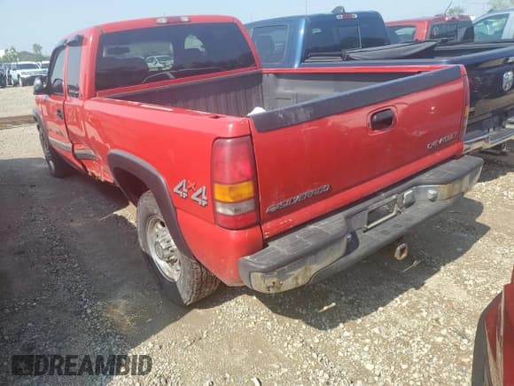✅ 2000 Chevrolet Silverado 2500 LS • VIN: 1GCGK29U6YE270715 • Lot: 56422705. Listed on Copart with 212,996 mi. Free auction sales archive from the USA and detailed vehicle history report at DreamBid. Image 2.