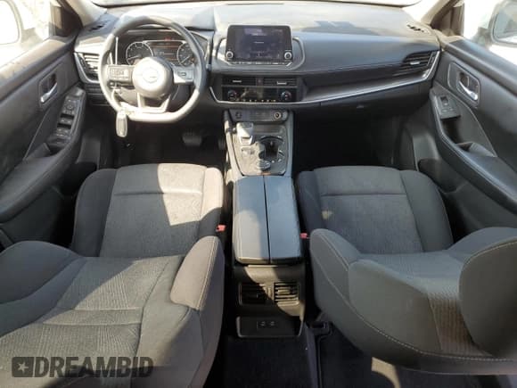 ✅ 2024 Nissan Rogue SV • VIN: 5N1BT3BB7RC681748 • Lot: 82708165. Listed on Copart with 29,247 mi. Free auction sales archive from the USA and detailed vehicle history report at DreamBid. Image 8.