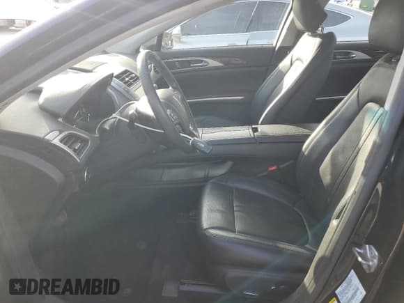 ✅ 2014 Lincoln MKZ Hybrid • VIN: 3LN6L2LU8ER818994 • Lot: 90300925. Wystawiony na Copart z przebiegiem 81 082 mil. Bezpłatny archiwum sprzedaży aukcyjnych z USA i szczegółowy raport historii pojazdu na DreamBid. Zdjęcie 7.