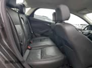 ✅ 2016 Ford Focus Titanium • VIN: 1FADP3J26GL325085 • Lot: 95766395. Wystawiony na Copart z przebiegiem 149 101 mil. Bezpłatny archiwum sprzedaży aukcyjnych z USA i szczegółowy raport historii pojazdu na DreamBid. Zdjęcie 10.