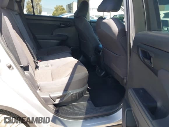 ✅ 2021 Toyota Highlander LE • VIN: 5TDBZRBH3MS123770 • Lot: 43387052. Listed on IAAI with 162,303 mi. Free auction sales archive from the USA and detailed vehicle history report at DreamBid. Image 8.