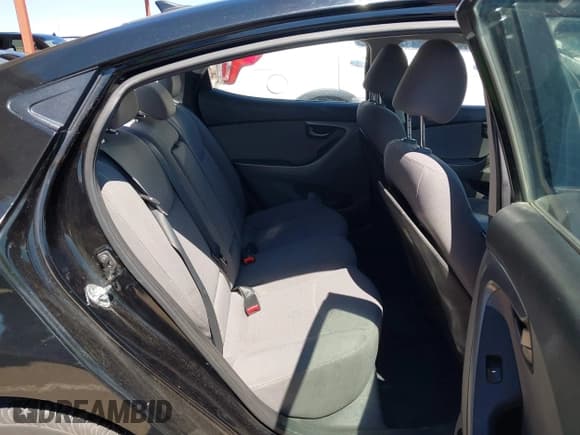✅ 2016 Hyundai Elantra SE • VIN: 5NPDH4AE7GH694999 • Lot: 43279009. Listed on IAAI with 39,204 mi. Free auction sales archive from the USA and detailed vehicle history report at DreamBid. Image 8.