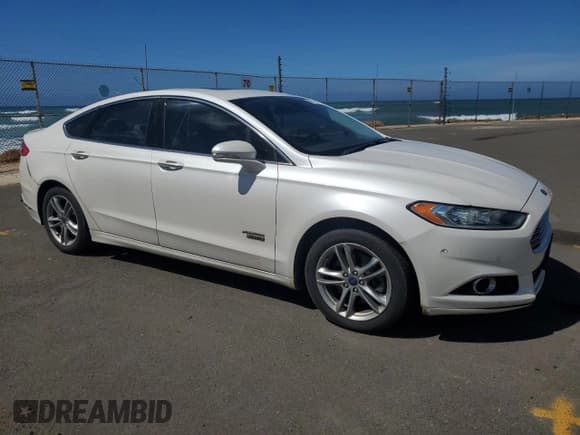 ✅ 2015 Ford Fusion Titanium • VIN: 3FA6P0SU4FR137463 • Lot: 80412875. Listed on Copart with 98,068 mi. Free auction sales archive from the USA and detailed vehicle history report at DreamBid. Image 4.