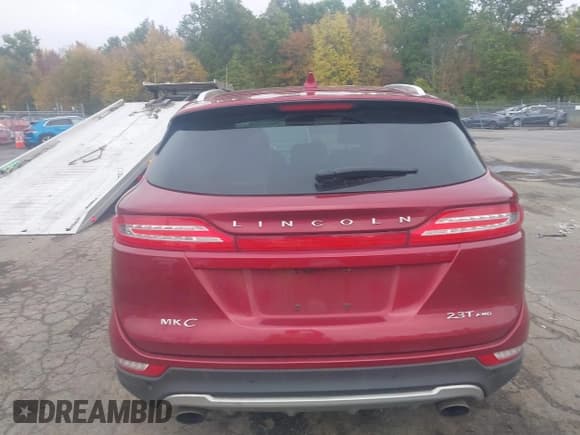 ✅ 2018 Lincoln MKC Reserve • VIN: 5LMTJ3DH9JUL21095 • Lot: 43447909. Wystawiony na IAAI z przebiegiem 124 947 mil. Bezpłatny archiwum sprzedaży aukcyjnych z USA i szczegółowy raport historii pojazdu na DreamBid. Zdjęcie 17.