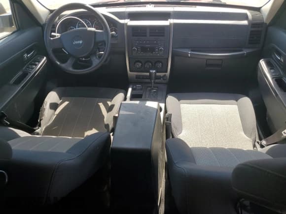 ✅ 2010 Jeep Liberty Sport • VIN: 1J4PN2GK5AW176666 • Lot: 84600285. Listed on Copart with 102,349 mi. Free auction sales archive from the USA and detailed vehicle history report at DreamBid. Image 8.