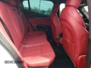 ✅ 2023 Maserati Grecale Modena • VIN: ZN682AVM9P7427417 • Lot: 51734044. Wystawiony na Copart z przebiegiem 14 605 mil. Bezpłatny archiwum sprzedaży aukcyjnych z USA i szczegółowy raport historii pojazdu na DreamBid. Zdjęcie 11.