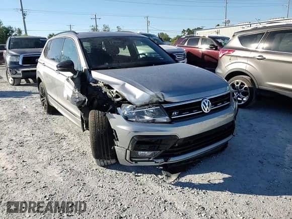 ✅ 2020 Volkswagen Tiguan SE • VIN: 3VV2B7AXXLM144388 • Lot: 90722475. Wystawiony na Copart z przebiegiem 59 612 mil. Bezpłatny archiwum sprzedaży aukcyjnych z USA i szczegółowy raport historii pojazdu na DreamBid. Zdjęcie 14.