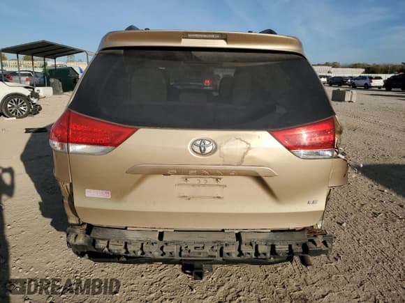 ✅ 2012 Toyota Sienna LE • VIN: 5TDKK3DCXCS192537 • Lot: 82756545. Listed on Copart with 210,221 mi. Free auction sales archive from the USA and detailed vehicle history report at DreamBid. Image 6.