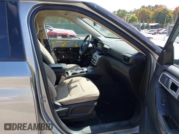 ✅ 2020 Ford Explorer • VIN: 1FMSK8BHXLGC98066 • Lot: 43250380. Wystawiony na IAAI z przebiegiem 94 856 mil. Bezpłatny archiwum sprzedaży aukcyjnych z USA i szczegółowy raport historii pojazdu na DreamBid. Zdjęcie 5.