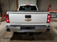 ✅ 2018 Chevrolet Silverado 1500 LS • VIN: 1GCRCNEH1JZ295343 • Лот: 45388165. Опубликован ранее на Copart с пробегом 142 339 миль. Бесплатный доступ к архиву аукционных продаж из США и подробный отчёт об истории автомобиля на DreamBid. Изображение 6.