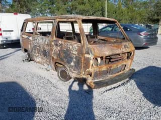 ✅ 1983 Volkswagen Vanagon • VIN: WV2YB0258DH093431 • Лот: 43665786. Опубликован ранее на IAAI с пробегом Не указан. Бесплатный доступ к архиву аукционных продаж из США и подробный отчёт об истории автомобиля на DreamBid. Изображение 1.