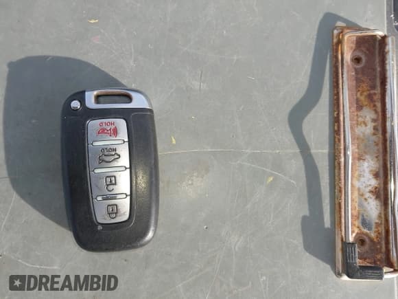 ✅ 2012 Hyundai Sonata Hybrid • VIN: KMHEC4A42CA054772 • Lot: 41681274. Listed on IAAI with 101,066 mi. Free auction sales archive from the USA and detailed vehicle history report at DreamBid. Image 11.