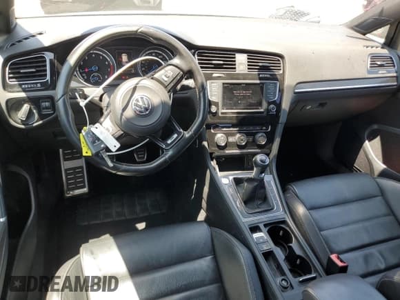 ✅ 2016 Volkswagen Golf R • VIN: WVWUF7AU3GW265478 • Lot: 66001285. Wystawiony na Copart z przebiegiem 75 496 mil. Bezpłatny archiwum sprzedaży aukcyjnych z USA i szczegółowy raport historii pojazdu na DreamBid. Zdjęcie 8.