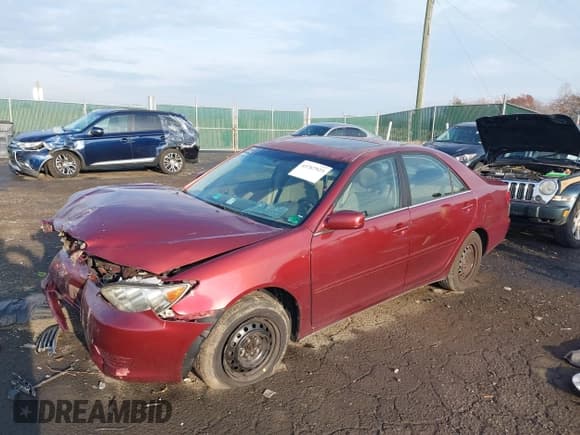 ✅ 2005 Toyota Camry LE • VIN: 4T1BE30K25U002518 • Lot: 43767923. Listed on IAAI with 215,358 mi. Free auction sales archive from the USA and detailed vehicle history report at DreamBid. Image 2.