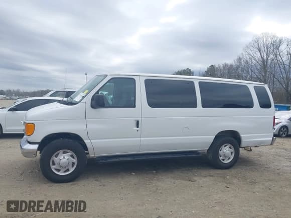 ✅ 2007 Ford Econoline Passenger XL • VIN: 1FBSS31L57DA97586 • Lot: 41716412. Wystawiony na IAAI z przebiegiem 206 233 mil. Bezpłatny archiwum sprzedaży aukcyjnych z USA i szczegółowy raport historii pojazdu na DreamBid. Zdjęcie 14.