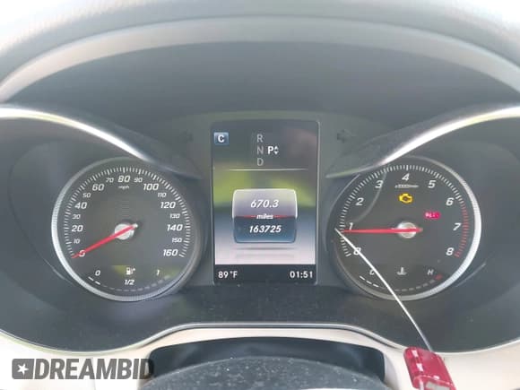 ✅ 2019 Mercedes-Benz GLC 300 • VIN: WDC0G4JB3KF571625 • Lot: 43314713. Wystawiony na IAAI z przebiegiem 163 725 mil. Bezpłatny archiwum sprzedaży aukcyjnych z USA i szczegółowy raport historii pojazdu na DreamBid. Zdjęcie 7.