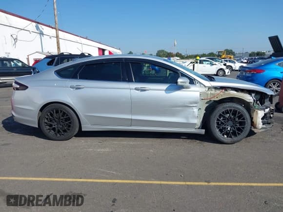 ✅ 2016 Ford Fusion SE • VIN: 3FA6P0HD3GR277738 • Lot: 43292117. Wystawiony na IAAI z przebiegiem 93 113 mil. Bezpłatny archiwum sprzedaży aukcyjnych z USA i szczegółowy raport historii pojazdu na DreamBid. Zdjęcie 14.