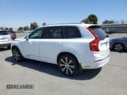 ✅ 2023 Volvo XC90 Plus Bright Theme • VIN: YV4H60CN5P1989228 • Лот: 62790215. Опубликован ранее на Copart с пробегом 15 706 миль. Бесплатный доступ к архиву аукционных продаж из США и подробный отчёт об истории автомобиля на DreamBid. Изображение 2.
