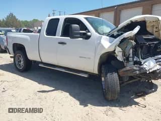 2010 Chevrolet Silverado 2500HD z VIN 1GC5CVBG3AZ266887, wystawiony jako IAAI lot #42055588 z przebiegiem 150 946 mil mil oraz . Historia ofert i sprzedaży dostępna na DreamBid. Obrazek 1.