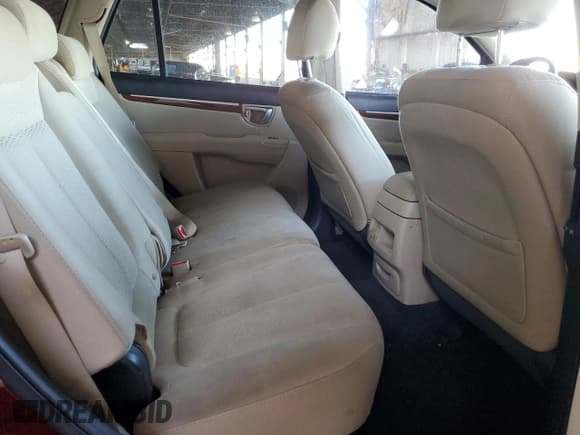 ✅ 2009 Hyundai Santa Fe GLS • VIN: 5NMSG13D39H255215 • Lot: 79679694. Listed on Copart with 175,617 mi. Free auction sales archive from the USA and detailed vehicle history report at DreamBid. Image 11.