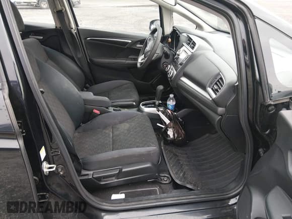 ✅ 2015 Honda Fit LX • VIN: 3HGGK5H59FM714237 • Lot: 43828366. Listed on IAAI with 151,758 mi. Free auction sales archive from the USA and detailed vehicle history report at DreamBid. Image 5.