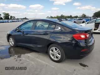 2017 Chevrolet Cruze LT z VIN 1G1BE5SM9H7247794, wystawiony jako Copart lot #90426235 z przebiegiem 101 687 mil mil oraz Szkoda całkowita • Salvage title. Historia ofert i sprzedaży dostępna na DreamBid. Obrazek 2.