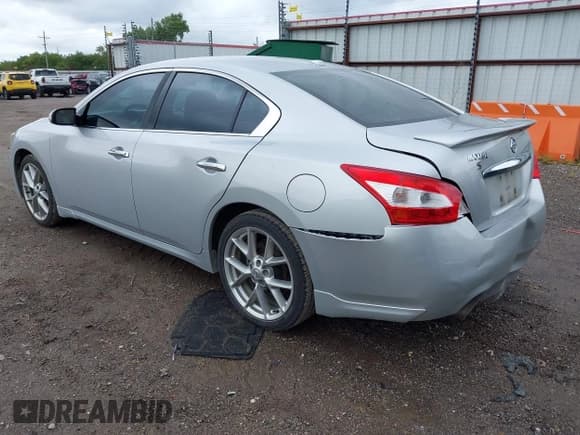 ✅ 2010 Nissan Maxima SV • VIN: 1N4AA5AP6AC808529 • Лот: 43083349. Опубликован ранее на IAAI с пробегом 283 003 миль. Бесплатный доступ к архиву аукционных продаж из США и подробный отчёт об истории автомобиля на DreamBid. Изображение 3.