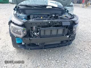 ✅ 2025 Hyundai Venue SEL • VIN: KMHRC8A37SU355454 • Lot: 41710423. Listed on IAAI with 4,322 mi. Free auction sales archive from the USA and detailed vehicle history report at DreamBid. Image 6.