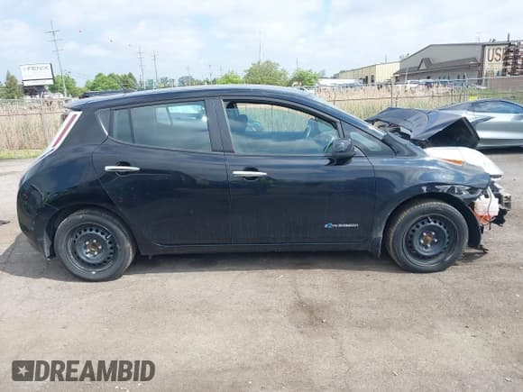 ✅ 2015 Nissan LEAF SL • VIN: 1N4AZ0CP4FC310622 • Lot: 42263795. Listed on IAAI with Not provided. Free auction sales archive from the USA and detailed vehicle history report at DreamBid. Image 13.