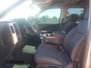 ✅ 2019 Chevrolet Silverado 1500 LT • VIN: 2GCRCPEC9K1133955 • Lot: 82591594. Wystawiony na Copart z przebiegiem 73 700 mil. Bezpłatny archiwum sprzedaży aukcyjnych z USA i szczegółowy raport historii pojazdu na DreamBid. Zdjęcie 7.