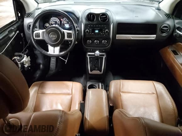 ✅ 2015 Jeep Compass Limited • VIN: 1C4NJDCB8FD188467 • Лот: 91859605. Опубликован ранее на Copart с пробегом 59 468 миль. Бесплатный доступ к архиву аукционных продаж из США и подробный отчёт об истории автомобиля на DreamBid. Изображение 8.