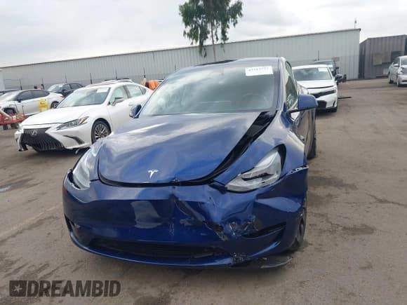 ✅ 2023 Tesla Model Y Performance • VIN: 7SAYGDEF1PF834554 • Lot: 43713737. Wystawiony na IAAI z przebiegiem 23 858 mil. Bezpłatny archiwum sprzedaży aukcyjnych z USA i szczegółowy raport historii pojazdu na DreamBid. Zdjęcie 6.
