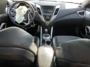 ✅ 2014 Hyundai Veloster • VIN: KMHTC6AD5EU193346 • Lot: 77938744. Wystawiony na Copart z przebiegiem Nie podano. Bezpłatny archiwum sprzedaży aukcyjnych z USA i szczegółowy raport historii pojazdu na DreamBid. Zdjęcie 8.