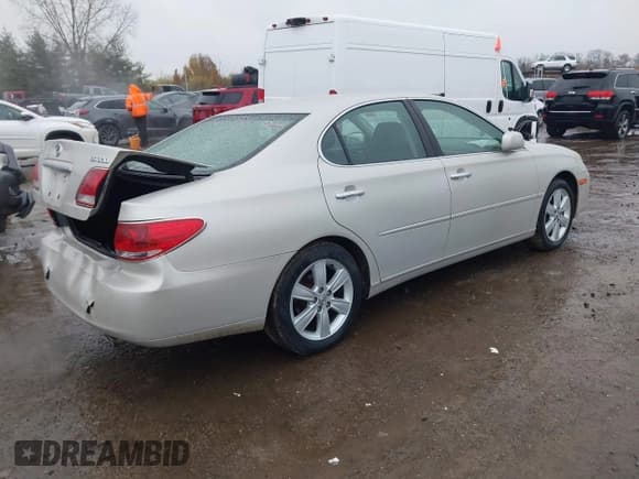✅ 2005 Lexus ES 350 • VIN: JTHBA30G855128015 • Lot: 43699799. Wystawiony na IAAI z przebiegiem 177 913 mil. Bezpłatny archiwum sprzedaży aukcyjnych z USA i szczegółowy raport historii pojazdu na DreamBid. Zdjęcie 4.