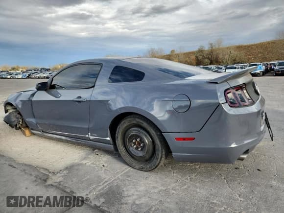 ✅ 2014 Ford Mustang V6 • VIN: 1ZVBP8AM3E5279293 • Lot: 92054605. Listed on Copart with 186,741 mi. Free auction sales archive from the USA and detailed vehicle history report at DreamBid. Image 2.