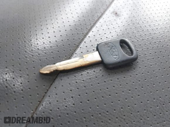 ✅ 2011 Ford Econoline Cargo Commercial • VIN: 1FTNE2ELXBDB13360 • Lot: 42162917. Listed on IAAI with 283,697 mi. Free auction sales archive from the USA and detailed vehicle history report at DreamBid. Image 11.