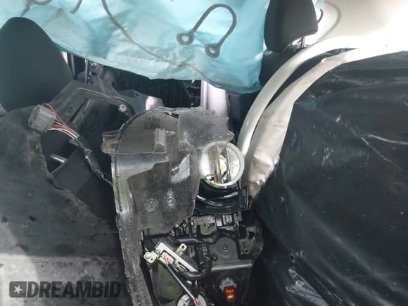 ✅ 2019 Mazda CX-5 Sport • VIN: JM3KFBBM9K0624781 • Lot: 43473928. Wystawiony na IAAI z przebiegiem 105 500 mil. Bezpłatny archiwum sprzedaży aukcyjnych z USA i szczegółowy raport historii pojazdu na DreamBid. Zdjęcie 8.