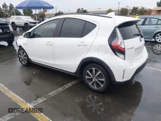 ✅ 2018 Toyota Prius One • VIN: JTDKDTB39J1599448 • Лот: 43709128. Опубликован ранее на IAAI с пробегом 121 957 миль. Бесплатный доступ к архиву аукционных продаж из США и подробный отчёт об истории автомобиля на DreamBid. Изображение 3.