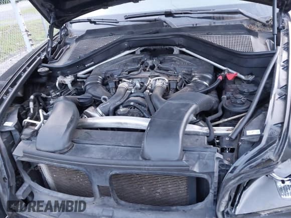 ✅ 2013 BMW X5 xDrive50i • VIN: 5UXZV8C57D0C15445 • Lot: 42508989. Listed on IAAI with 102,212 mi. Free auction sales archive from the USA and detailed vehicle history report at DreamBid. Image 10.