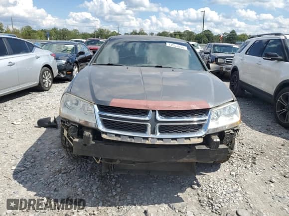 ✅ 2012 Dodge Avenger SE • VIN: 1C3CDZAB6CN109418 • Lot: 73567834. Wystawiony na Copart z przebiegiem 247 247 mil. Bezpłatny archiwum sprzedaży aukcyjnych z USA i szczegółowy raport historii pojazdu na DreamBid. Zdjęcie 5.