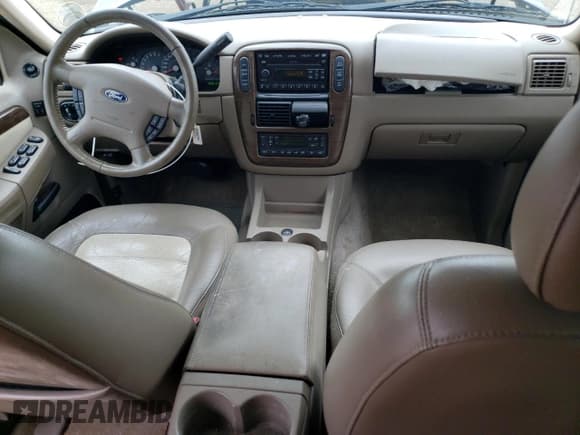 ✅ 2005 Ford Explorer Eddie Bauer • VIN: 1FMZU74W25ZA05041 • Lot: 64778595. Listed on Copart with 153,160 mi. Free auction sales archive from the USA and detailed vehicle history report at DreamBid. Image 8.