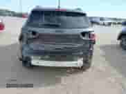 2021 Jeep Compass 80th Anniversary z VIN 3C4NJCEB0MT604218, wystawiony jako IAAI lot #42316107 z przebiegiem 73 743 mil mil oraz . Historia ofert i sprzedaży dostępna na DreamBid. Obrazek 6.