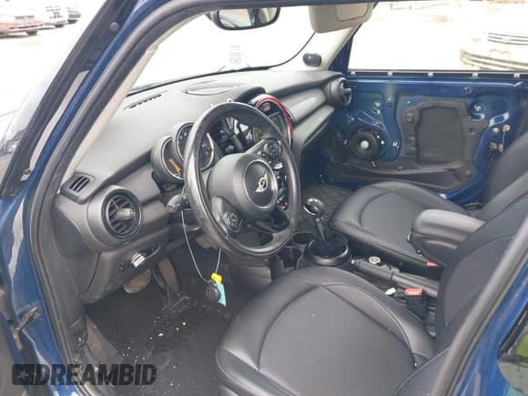 ✅ 2017 MINI Hardtop 4 Door Cooper • VIN: WMWXU1C54H2E17900 • Lot: 42917336. Listed on IAAI with 84,683 mi. Free auction sales archive from the USA and detailed vehicle history report at DreamBid. Image 5.