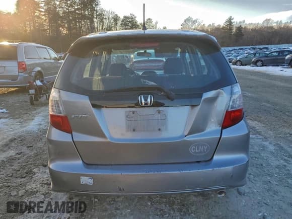 ✅ 2010 Honda Fit Sport • VIN: JHMGE8H49AS022301 • Lot: 95333465. Wystawiony na Copart z przebiegiem 82 439 mil. Bezpłatny archiwum sprzedaży aukcyjnych z USA i szczegółowy raport historii pojazdu na DreamBid. Zdjęcie 6.
